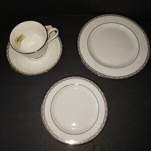Lenox Serpentine Platinum 4 Pieces, Cup, Saucer, Bread & Salad Plate New